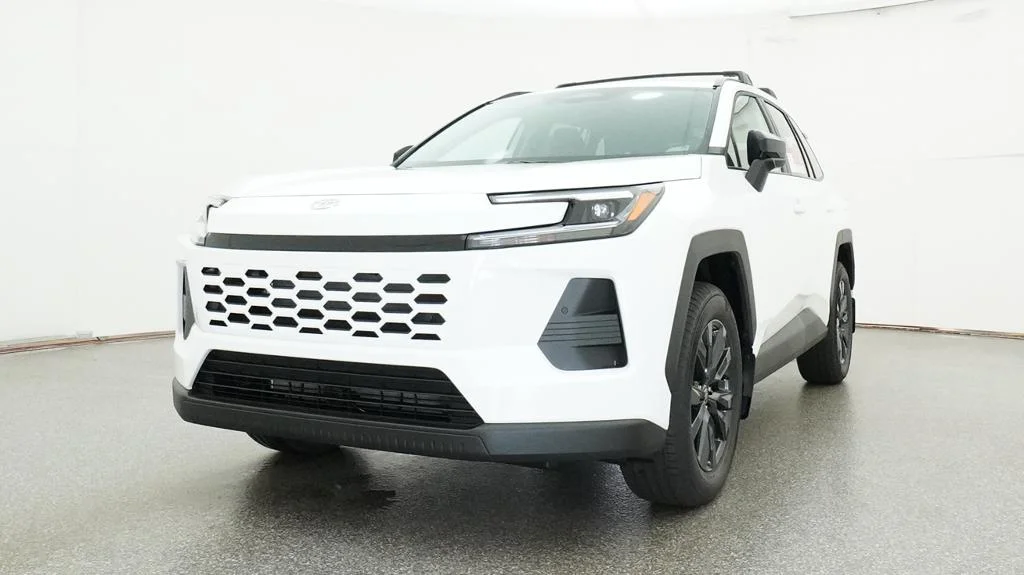 New 2026 Ice Cap Toyota XLE Premium image 19