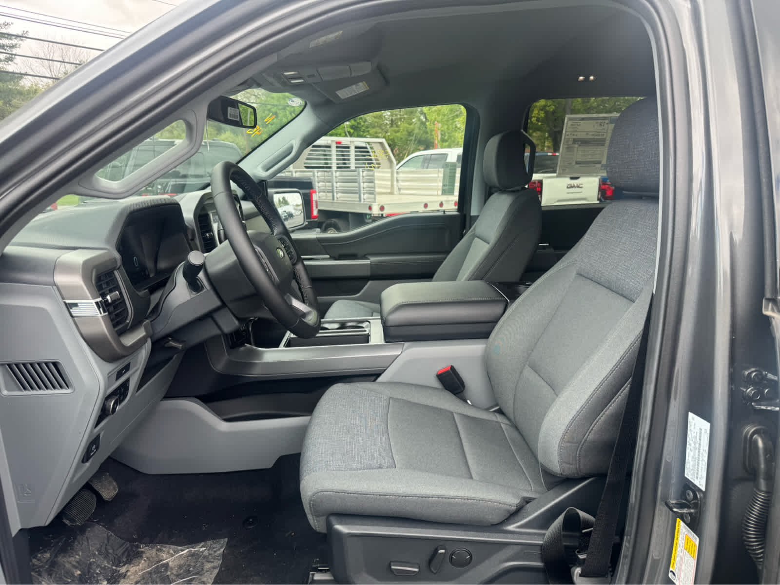 New 2026 Carbonized Gray Metallic Ford XLT image 10