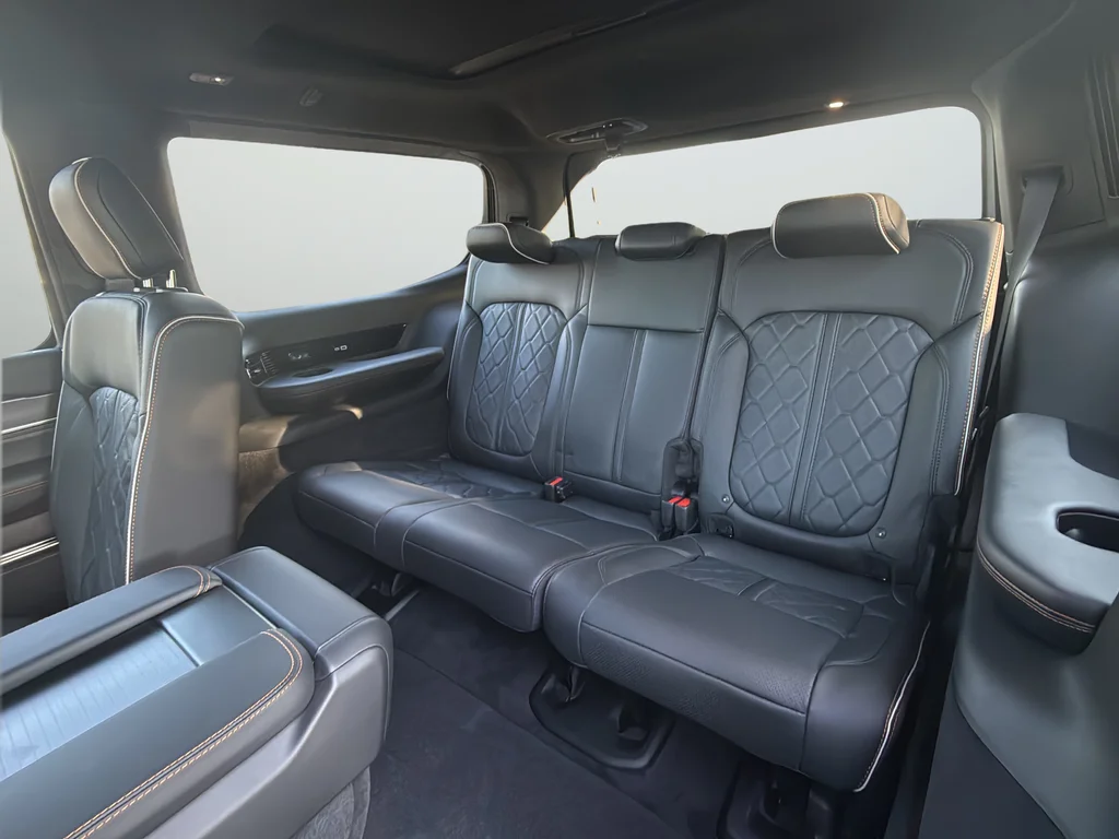 New 2026 High Gloss Black Exterior Paint Jeep Summit Reserve image 38