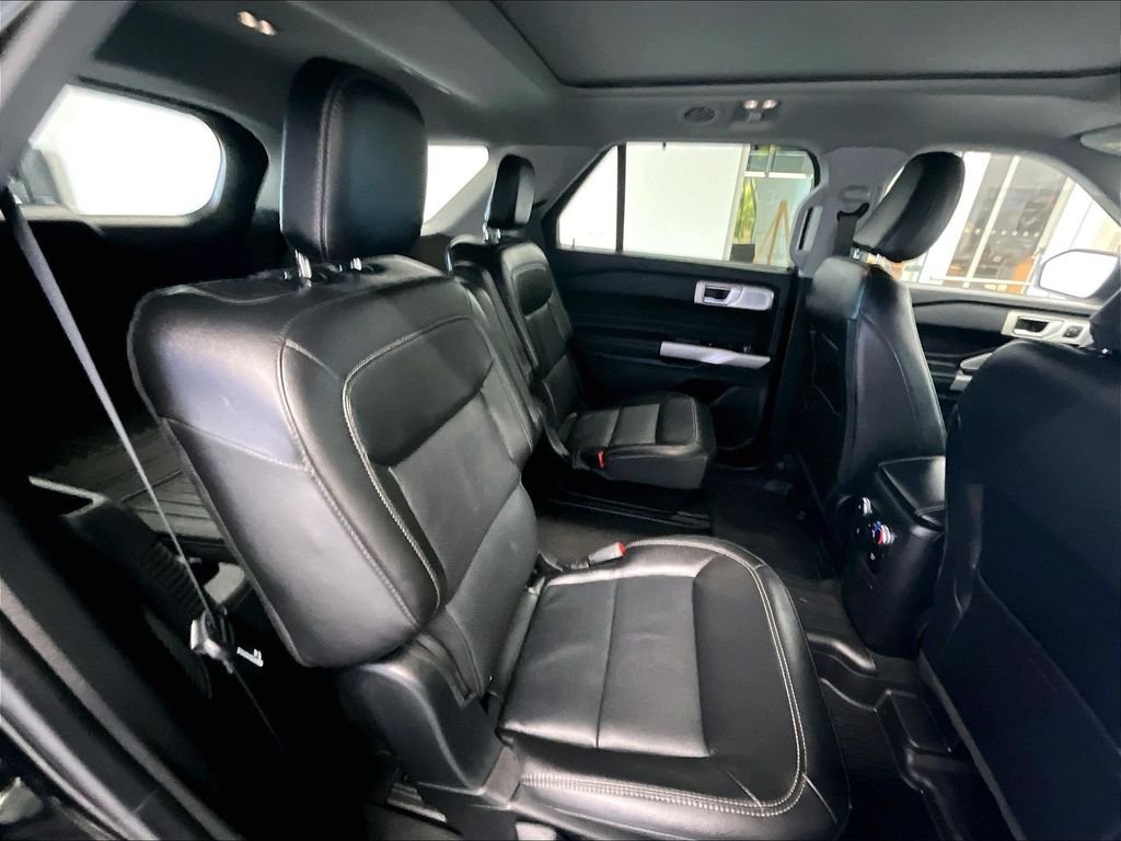 Used 2023 Black Metallic Ford Limited image 16