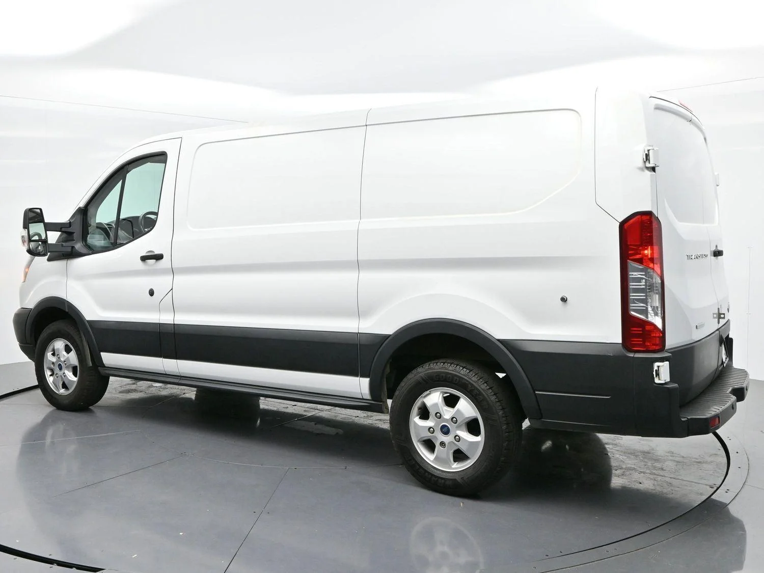 Used 2019  Ford 250 image 5