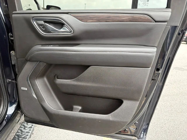 Used 2021 MIDNIGHT BLUE METALLIC Chevrolet Z71 image 16