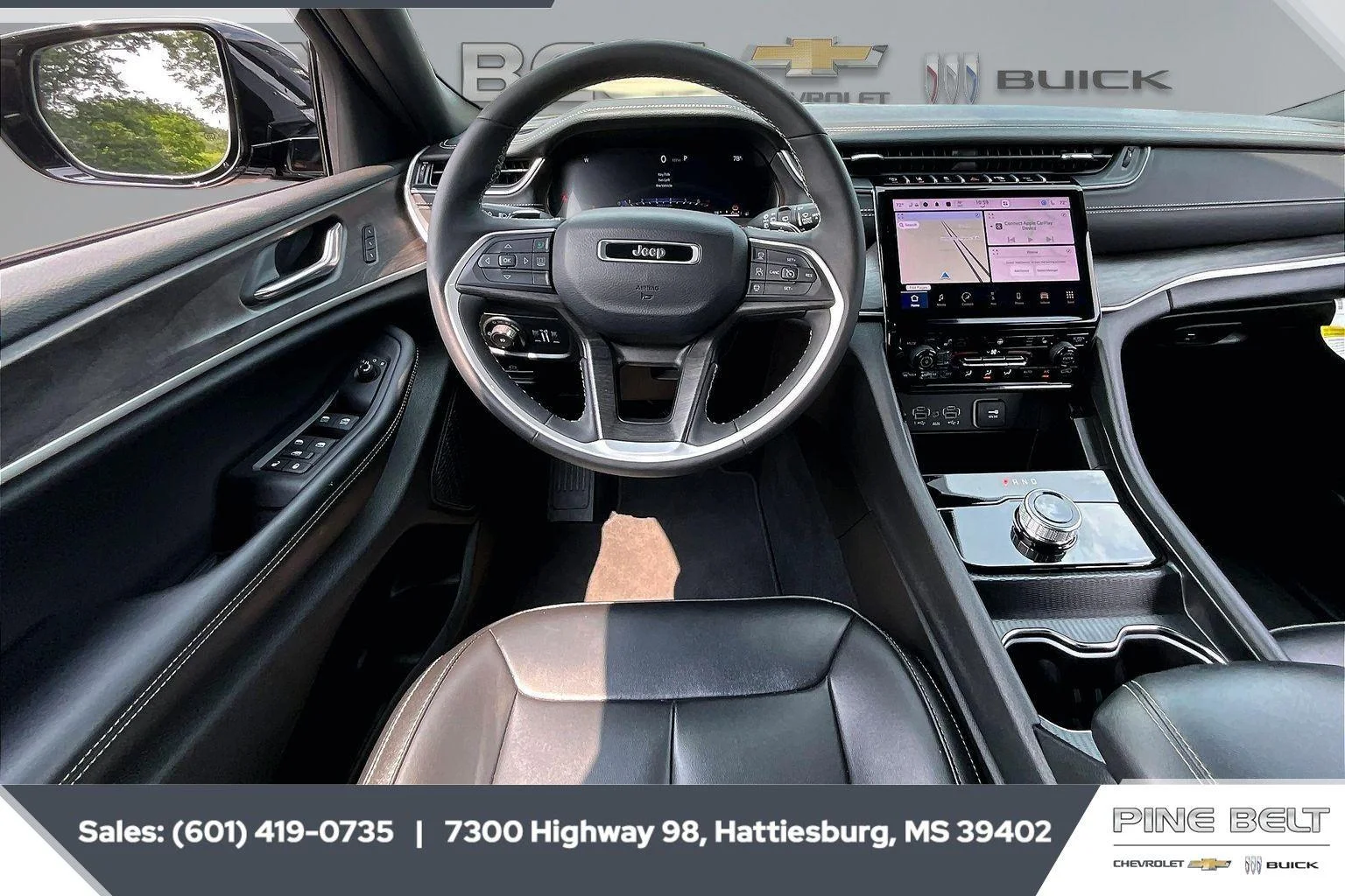 Used 2025 Diamond Black Crystal Pearlcoat Jeep Limited image 5