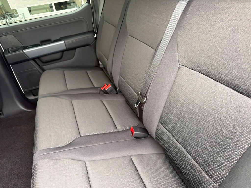 New 2026 Oxford White Ford XLT image 11