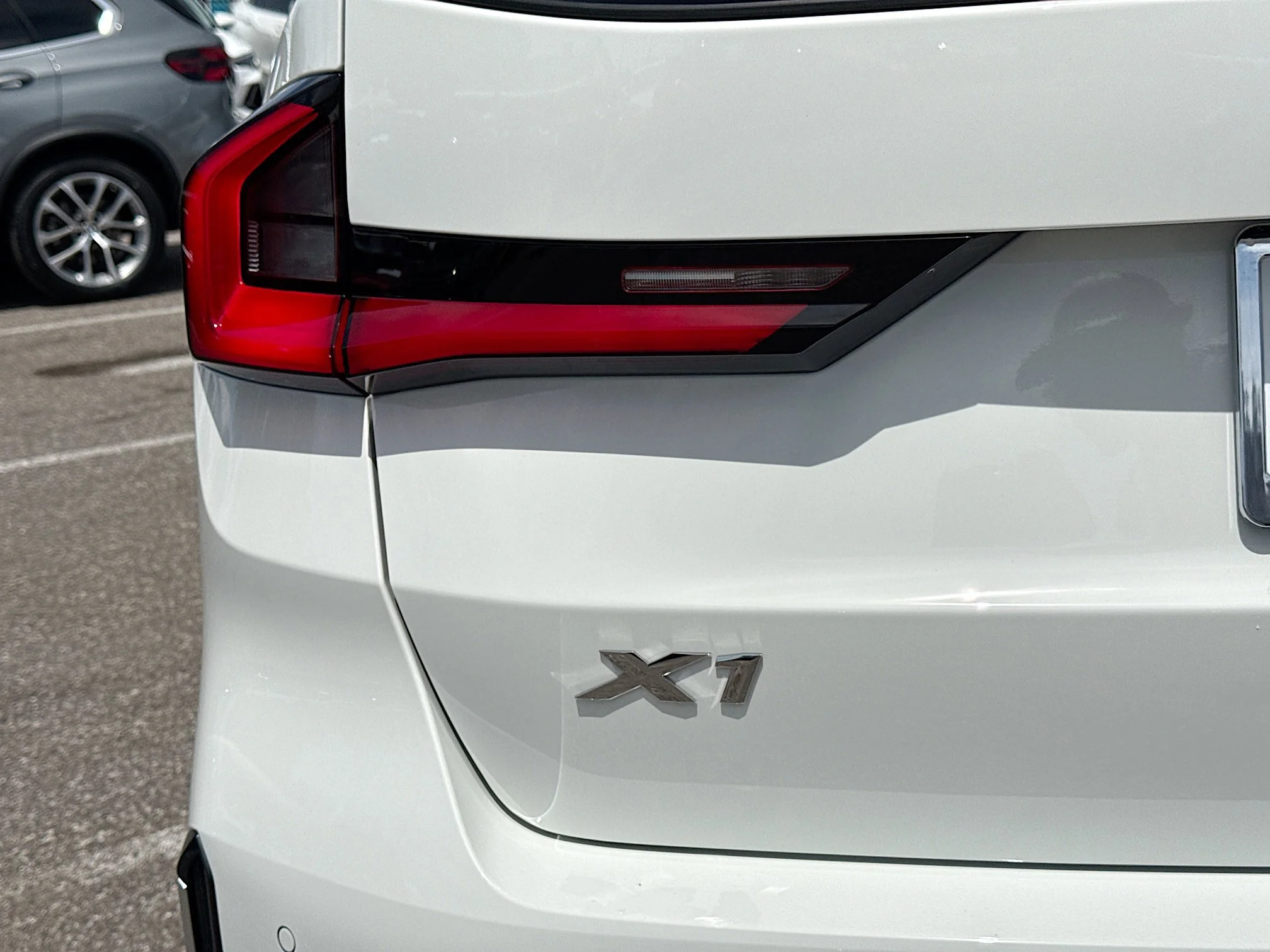 New 2026 Alpine White BMW xDrive28i image 10
