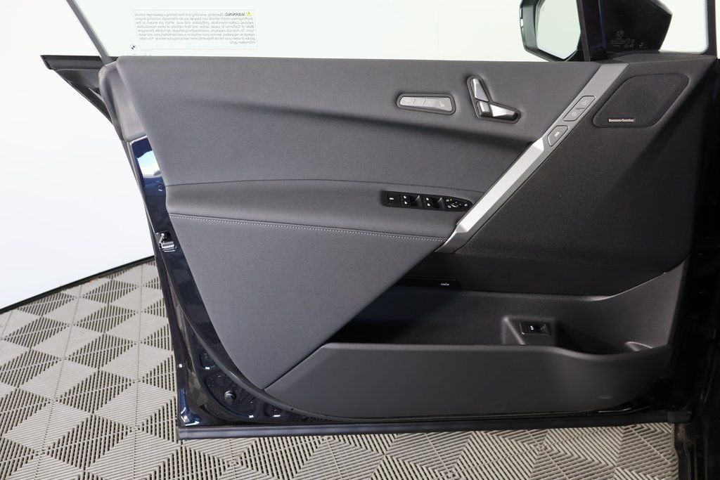 Used 2026 Black BMW xDrive45 image 7