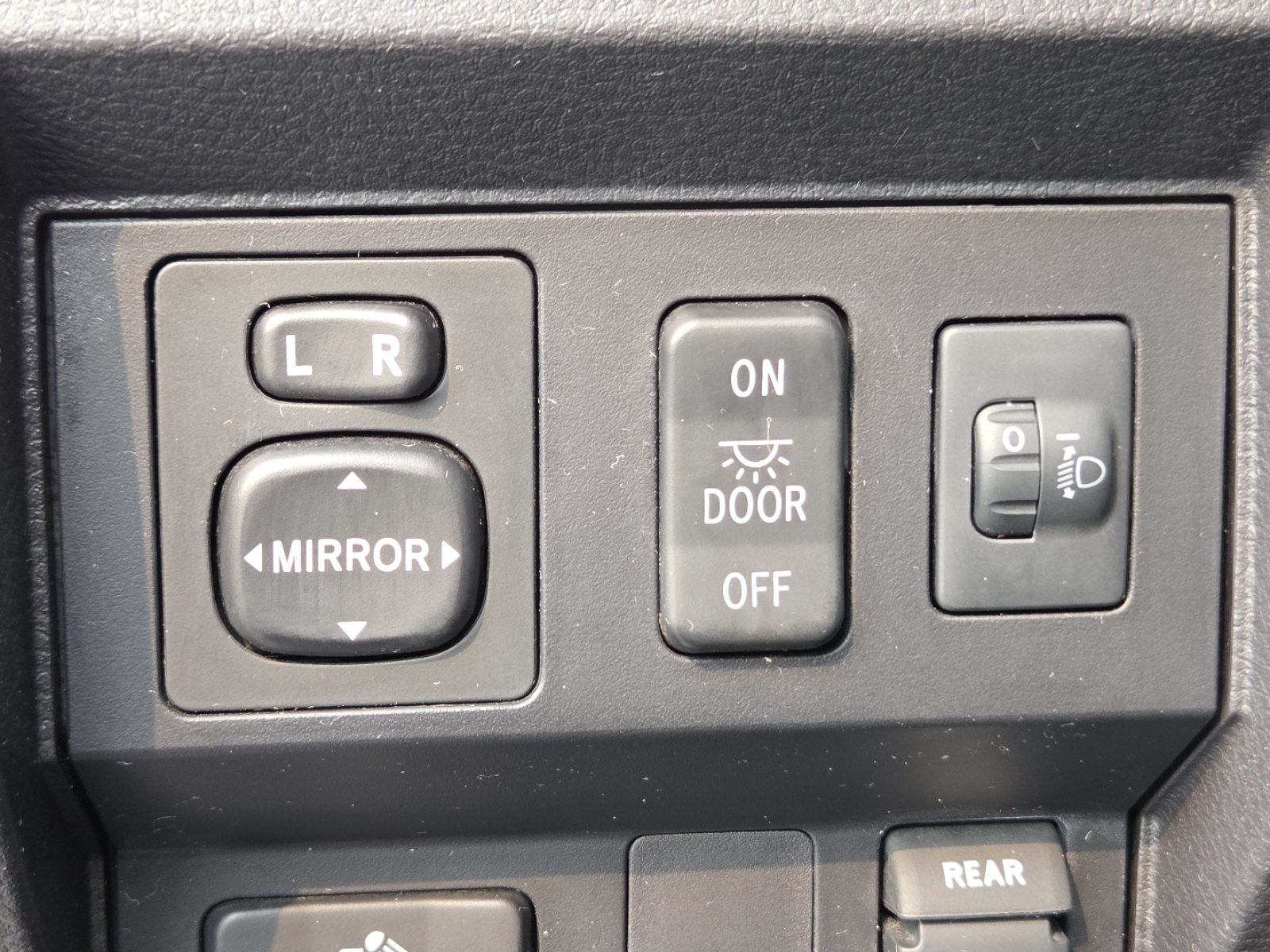 Used 2015 Magnetic Gray Metallic Toyota Limited image 6