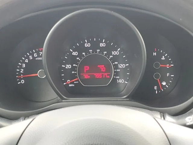 Used 2018 Green Kia Base image 23