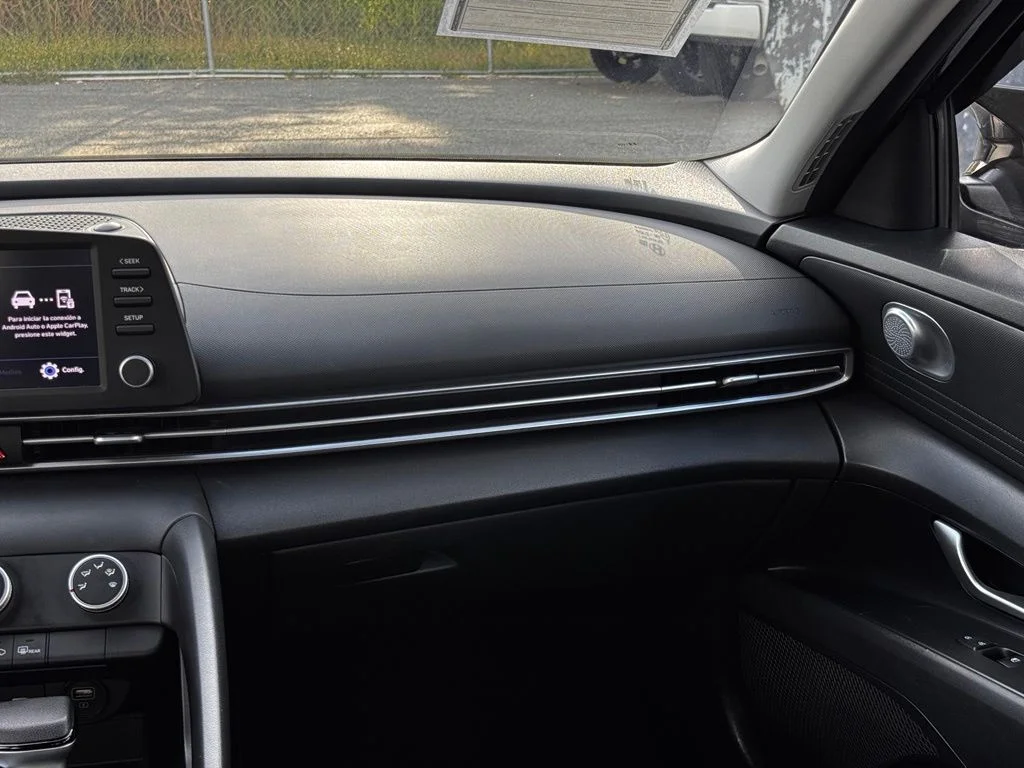 Used 2023  Hyundai SE image 20