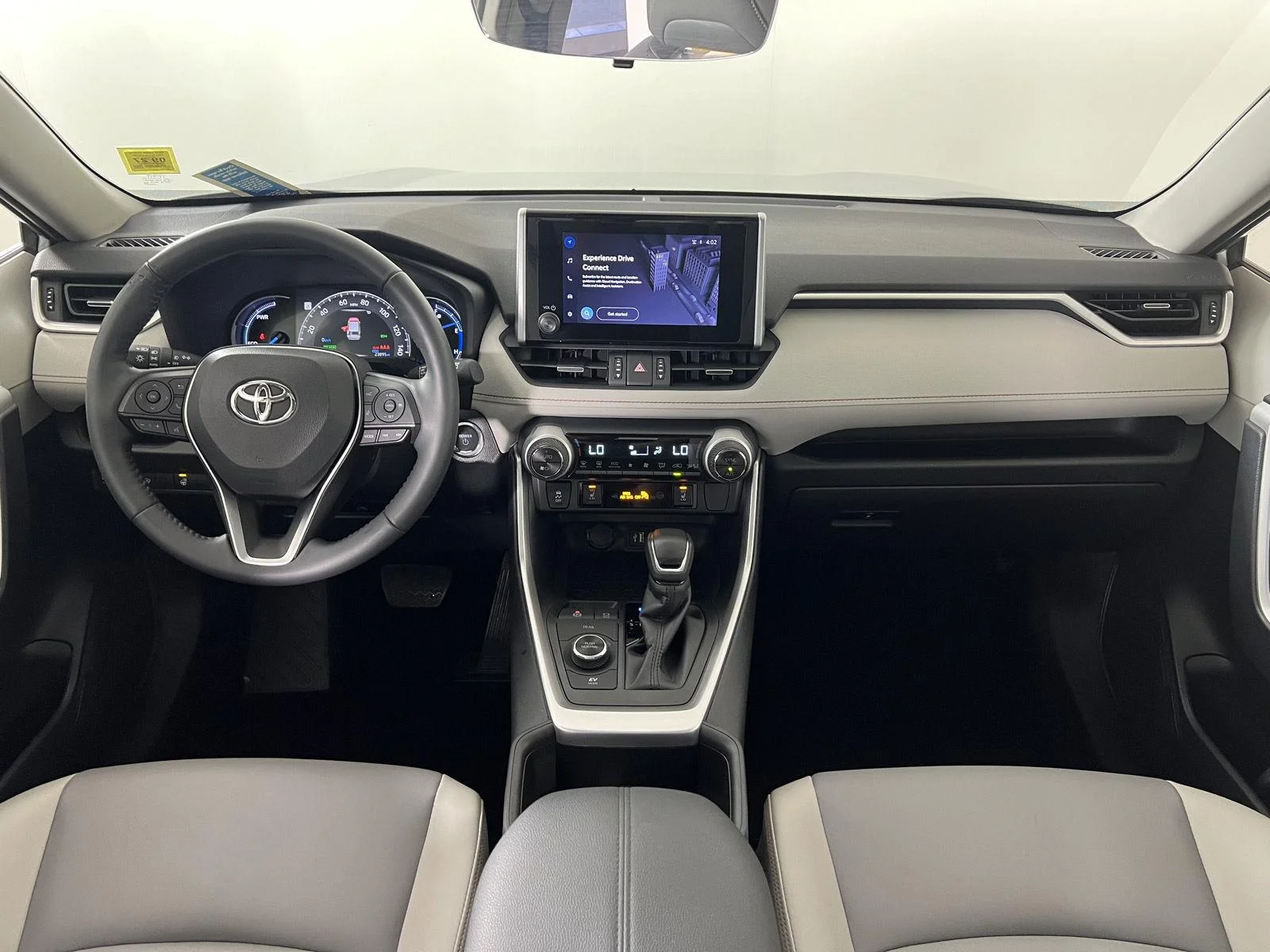 Used 2024 Silver Sky Metallic Toyota XLE Premium image 29