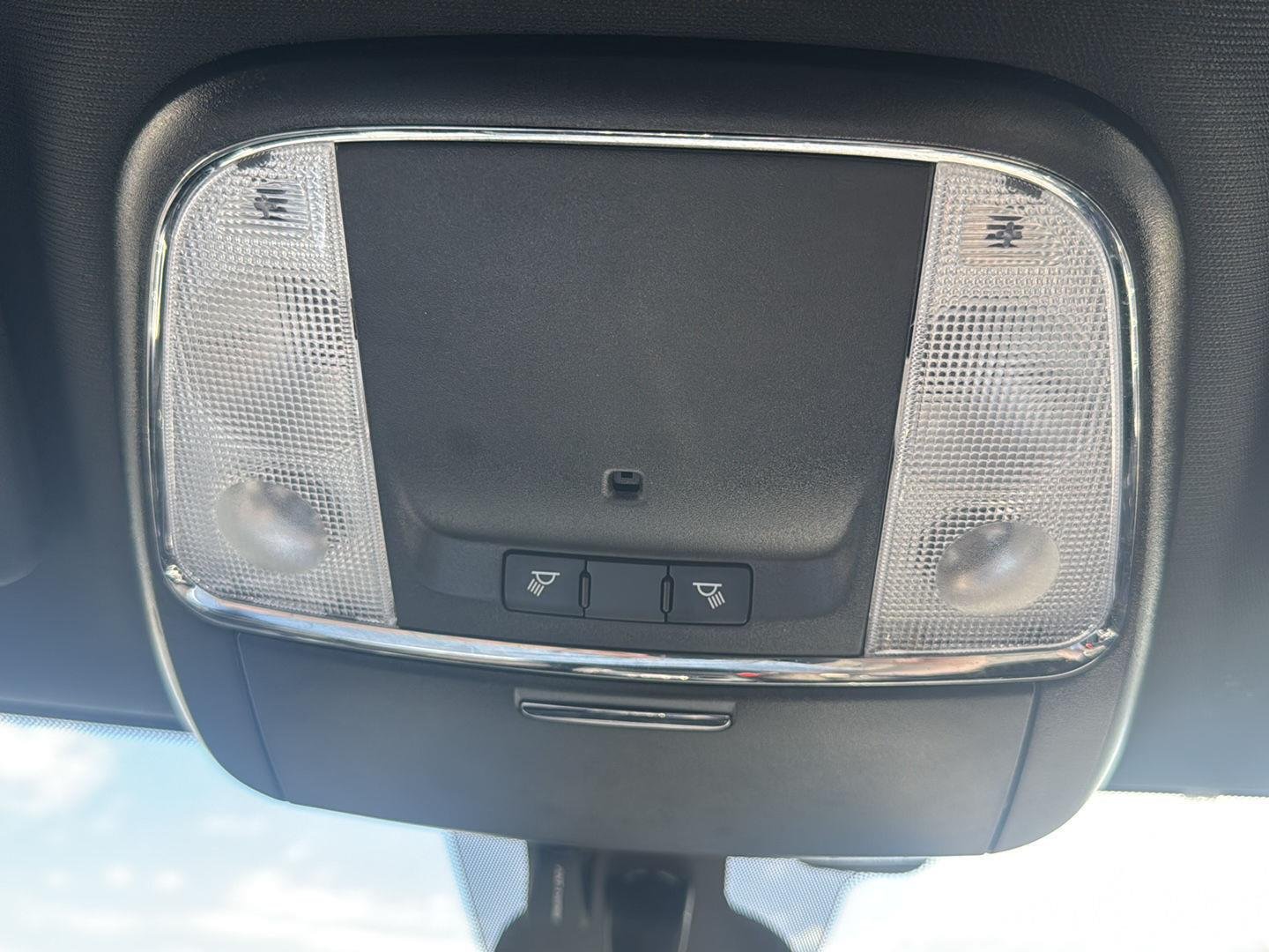 Used 2021 Diamond Black Crystal Pearlcoat Jeep Laredo E image 20