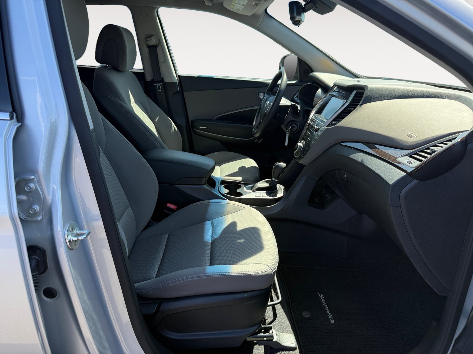 Used 2017 Circuit Silver Hyundai SE image 19