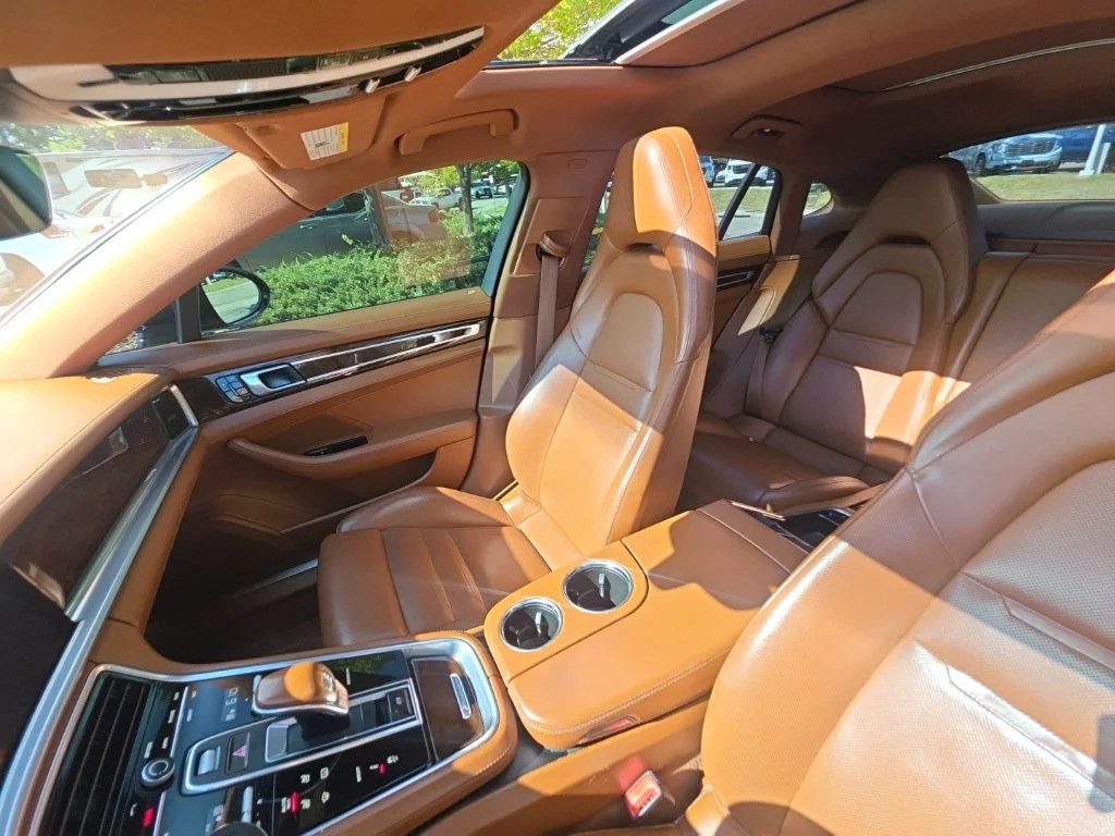 Used 2018  Porsche  image 23