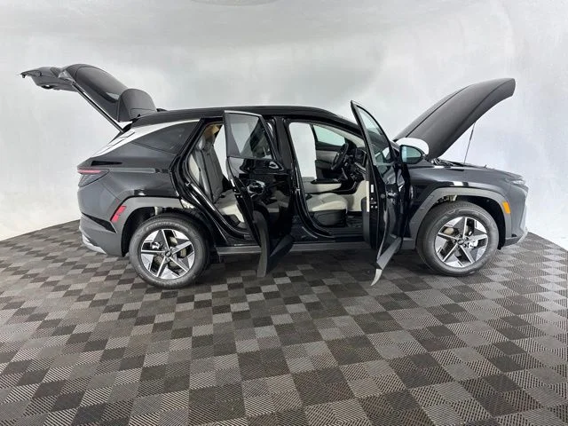 Used 2026 Gray Hyundai SEL Convenience image 17