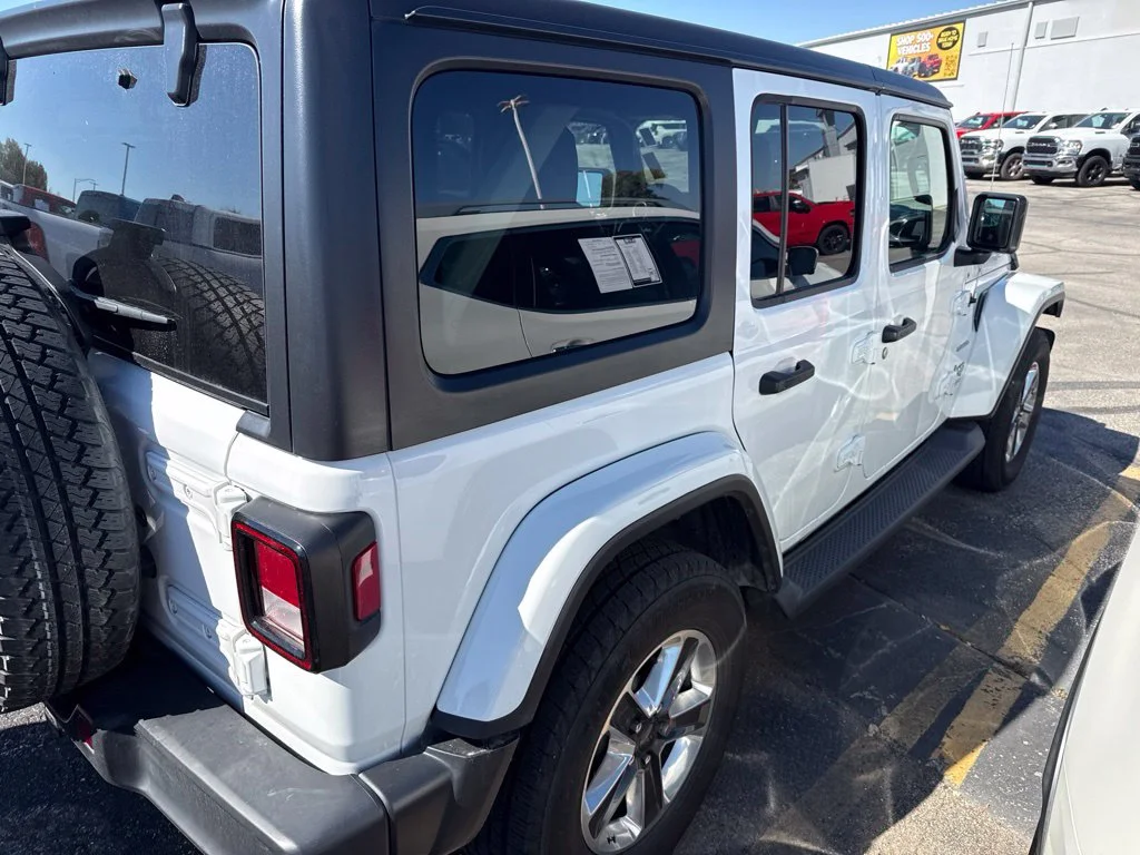 Used 2018 White Jeep Unlimited Sahara image 19
