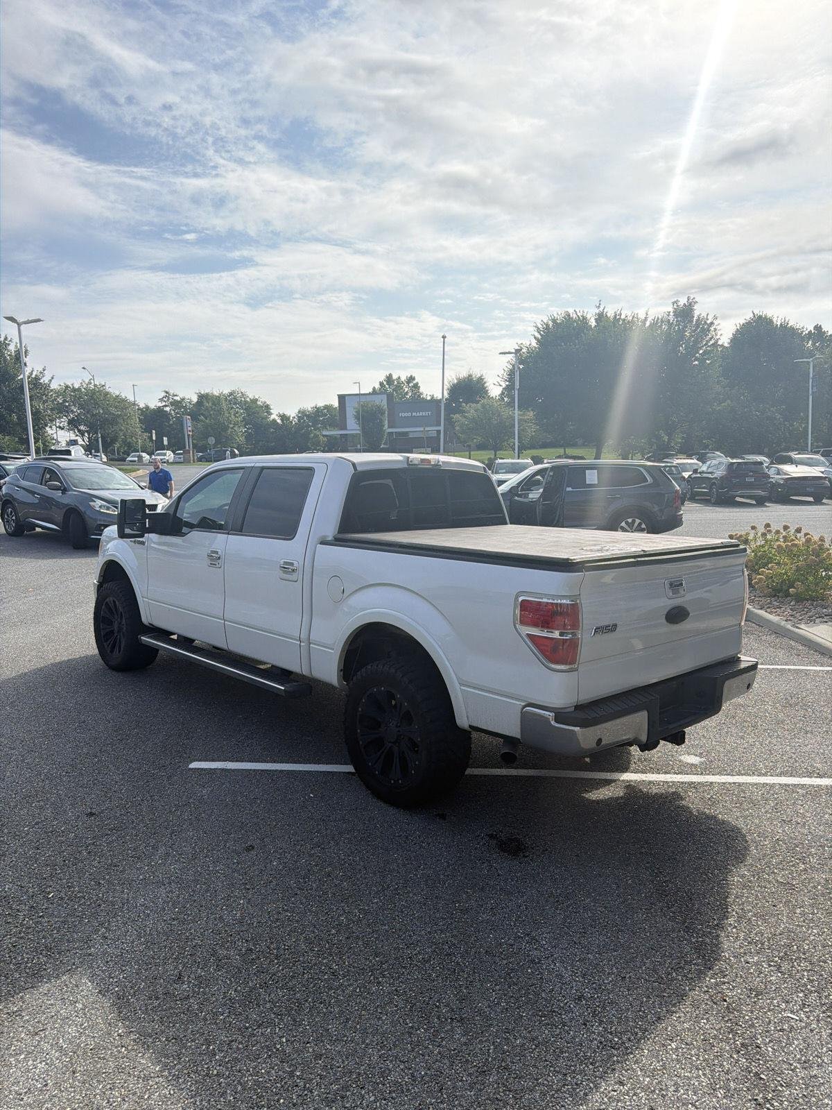 Used 2011 White Platinum Metallic Tri-Coat Ford Lariat image 8