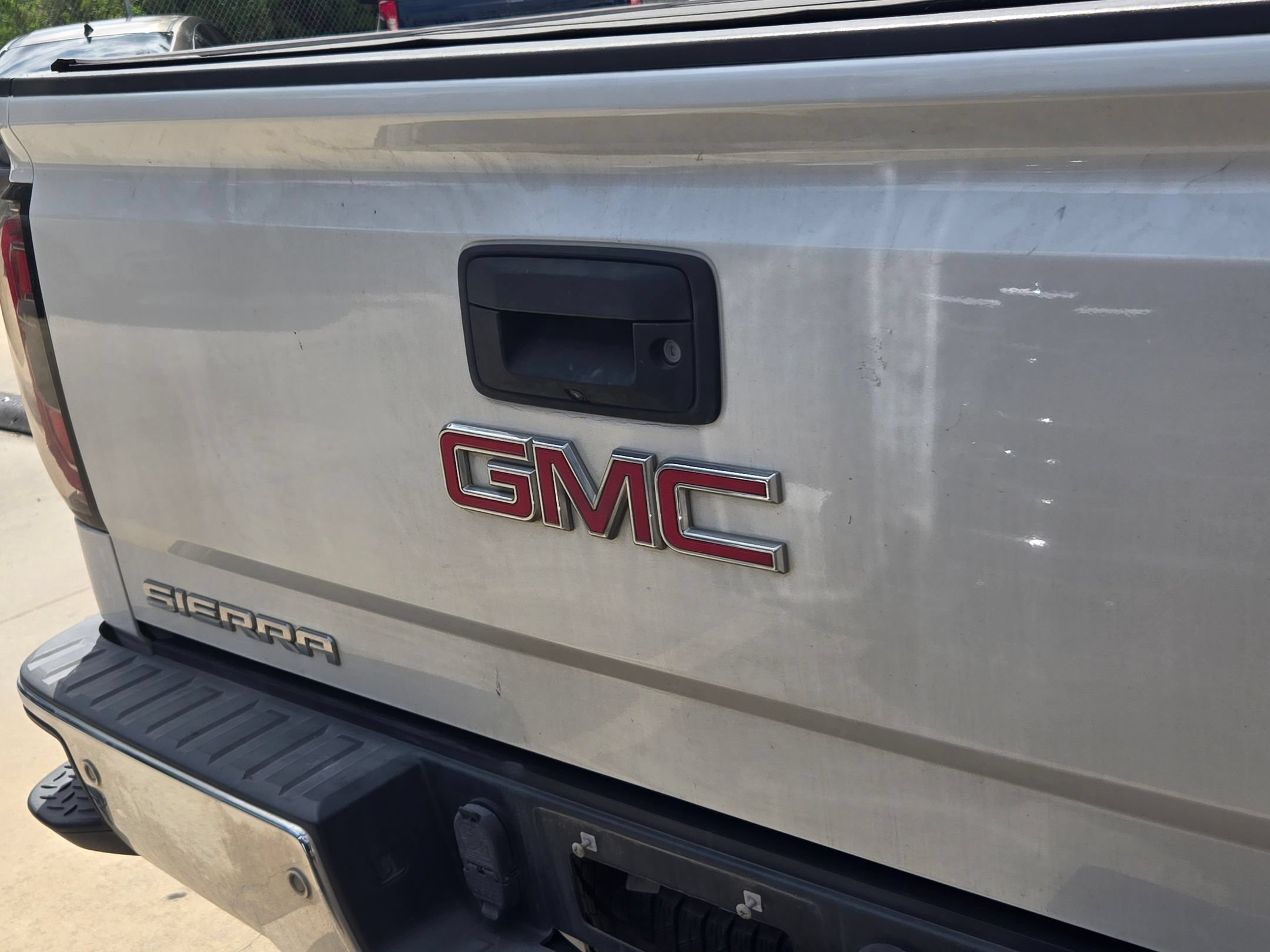 Used 2017 WHITE FROST TRICOAT GMC SLT image 7