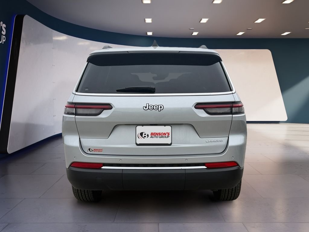 New 2026 Silver Zynith Exterior Paint Jeep Laredo image 4