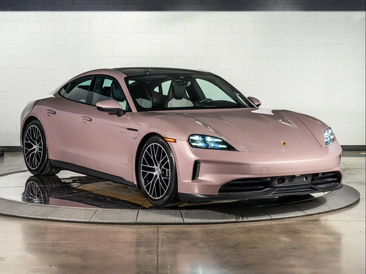 Used 2025 Red Porsche 4 image 7