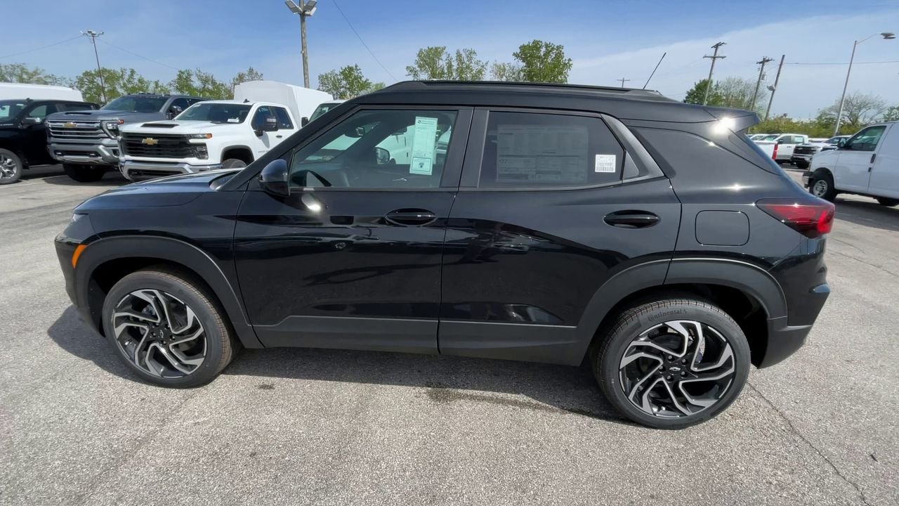 New 2026 Mosaic Black Metallic Chevrolet RS image 7