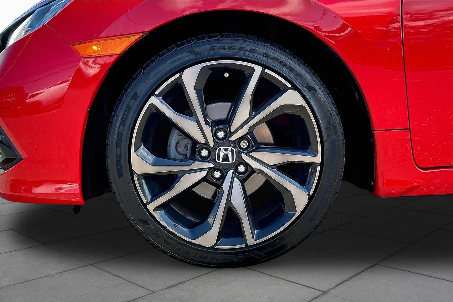 Used 2021 Rallye Red Honda Sport image 11