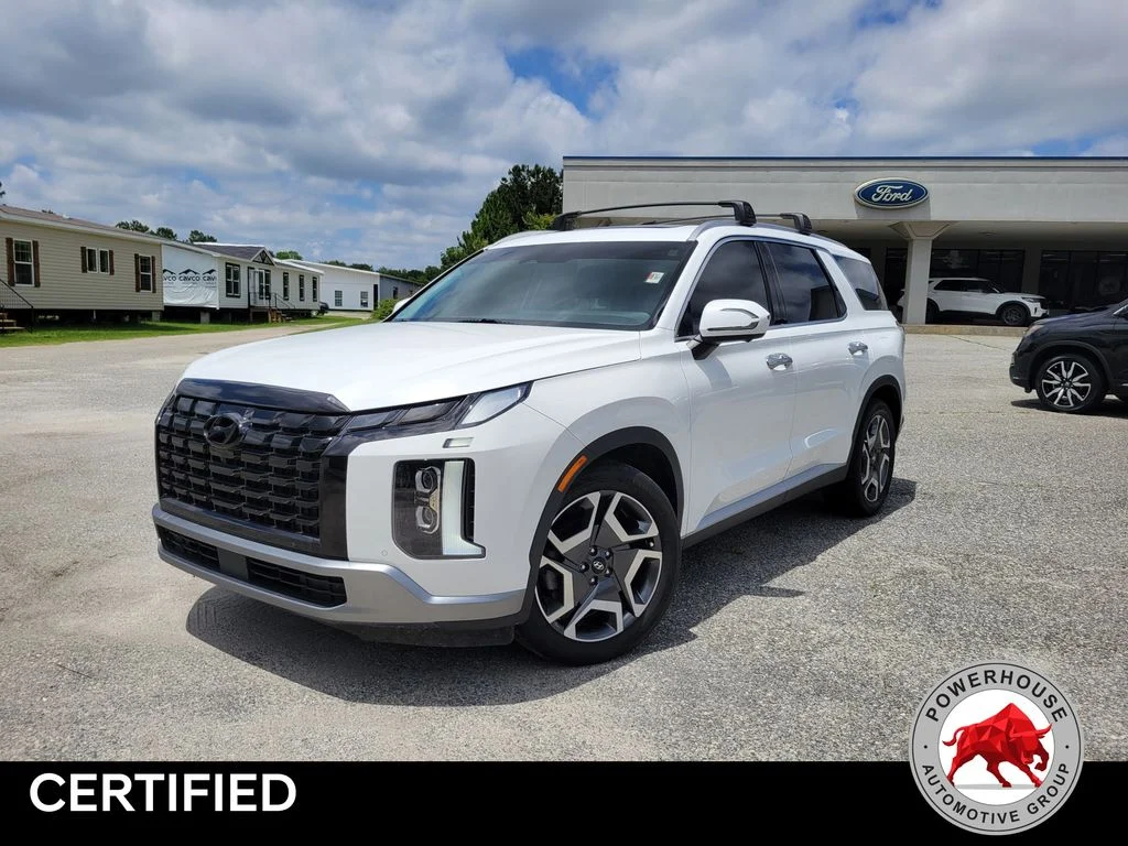 Used 2023 White Hyundai SEL image 1