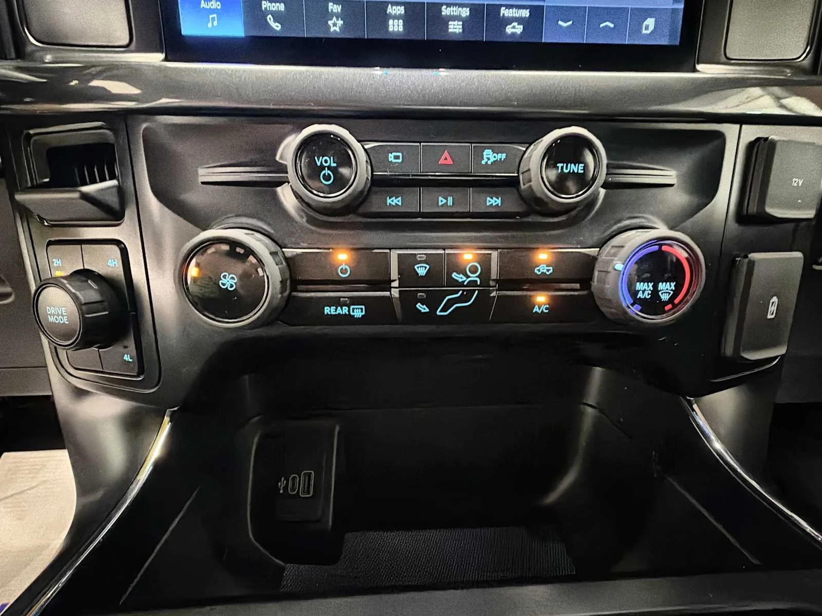 Used 2025 Oxford White Ford STX image 16