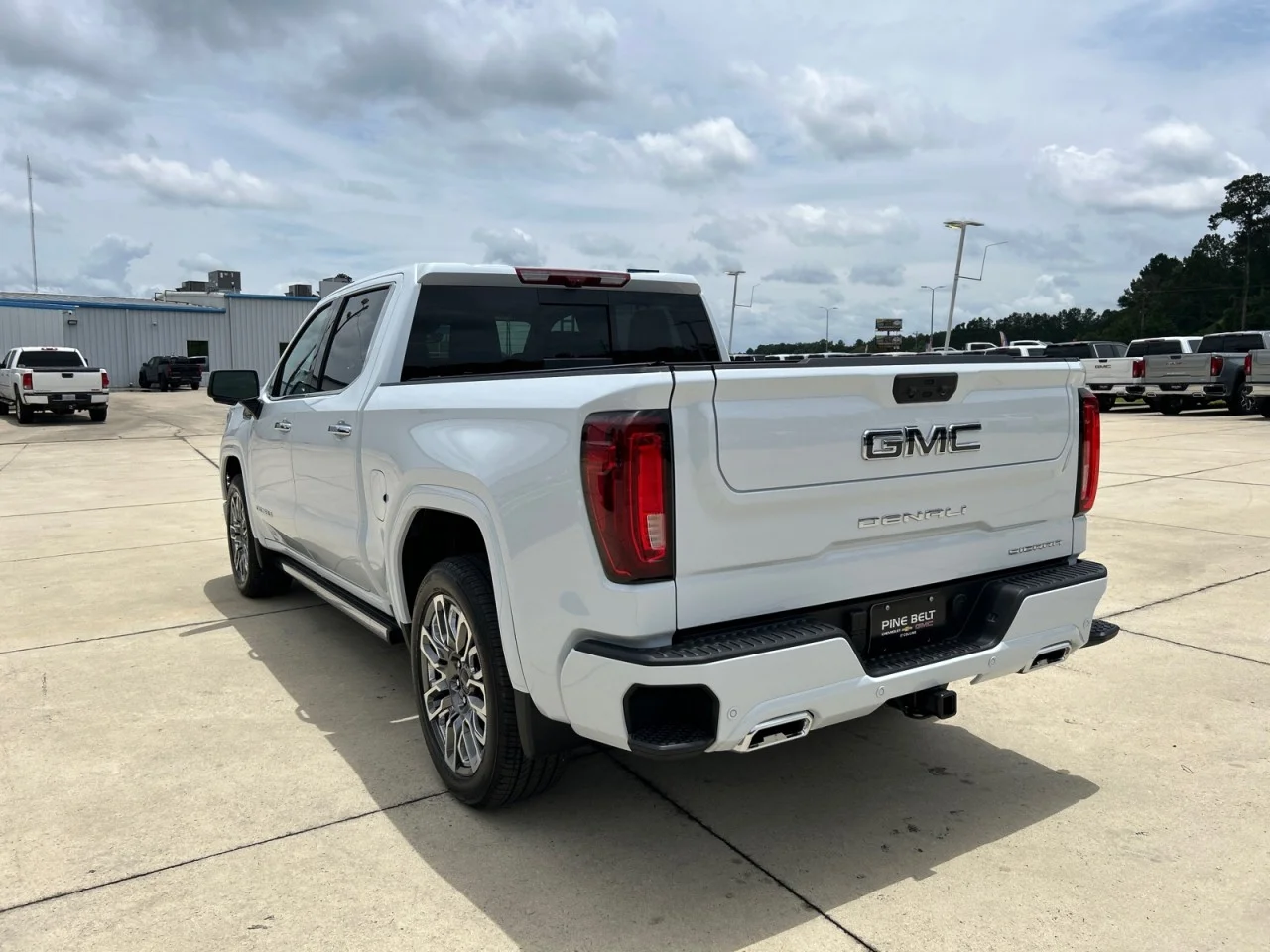 New 2026 Glacier White Tricoat GMC Denali Ultimate image 4