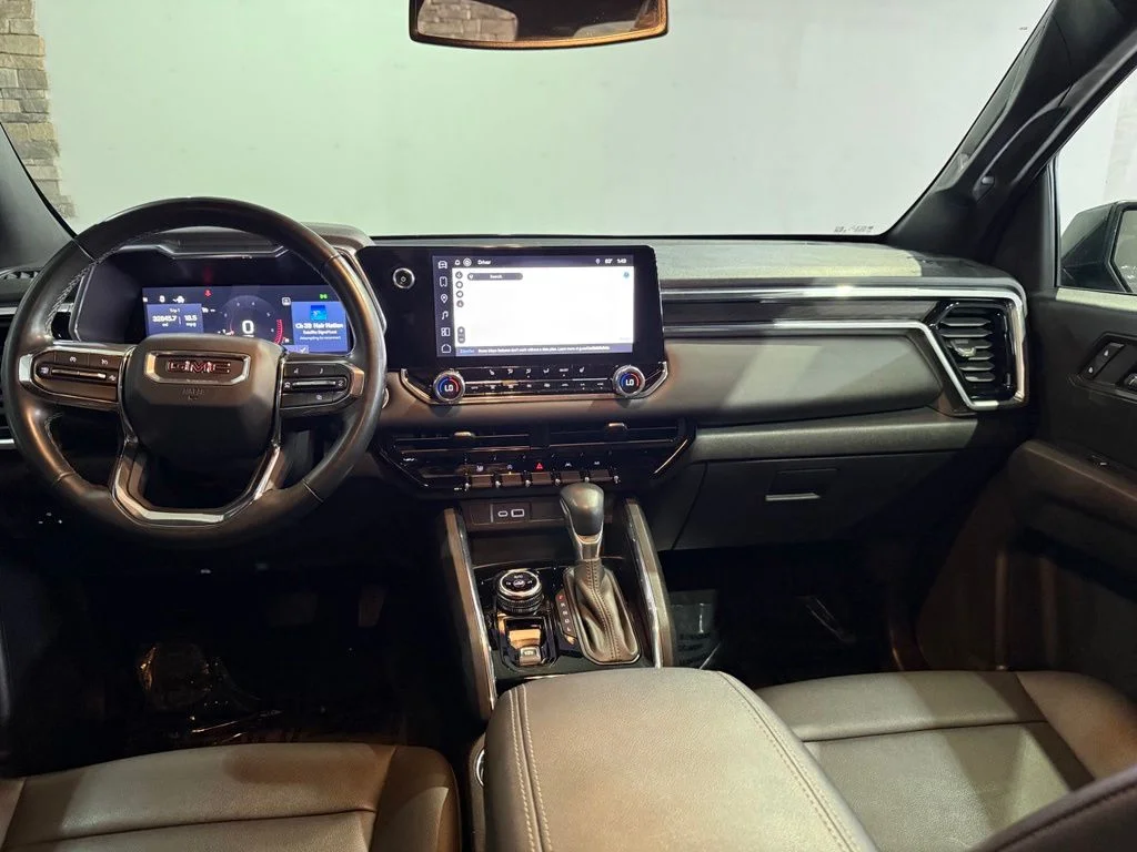 Used 2024 Onyx Black GMC Elevation image 25