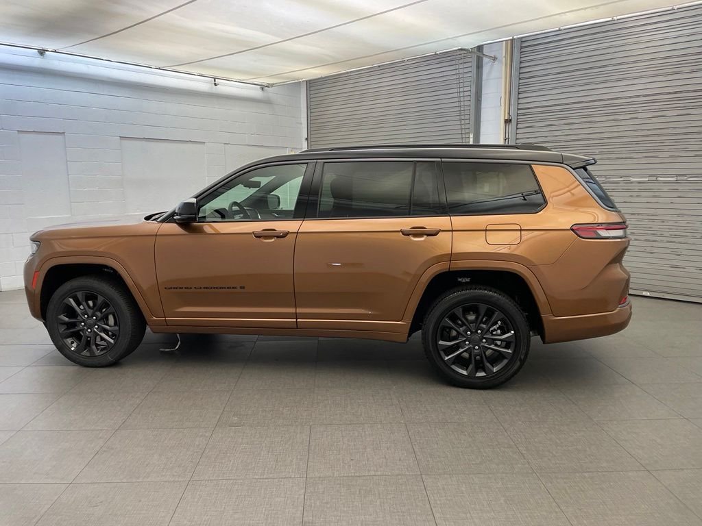 New 2026 Copper Shino Metallic Clear-Coat Exterior Paint Jeep Limited Reserve image 4