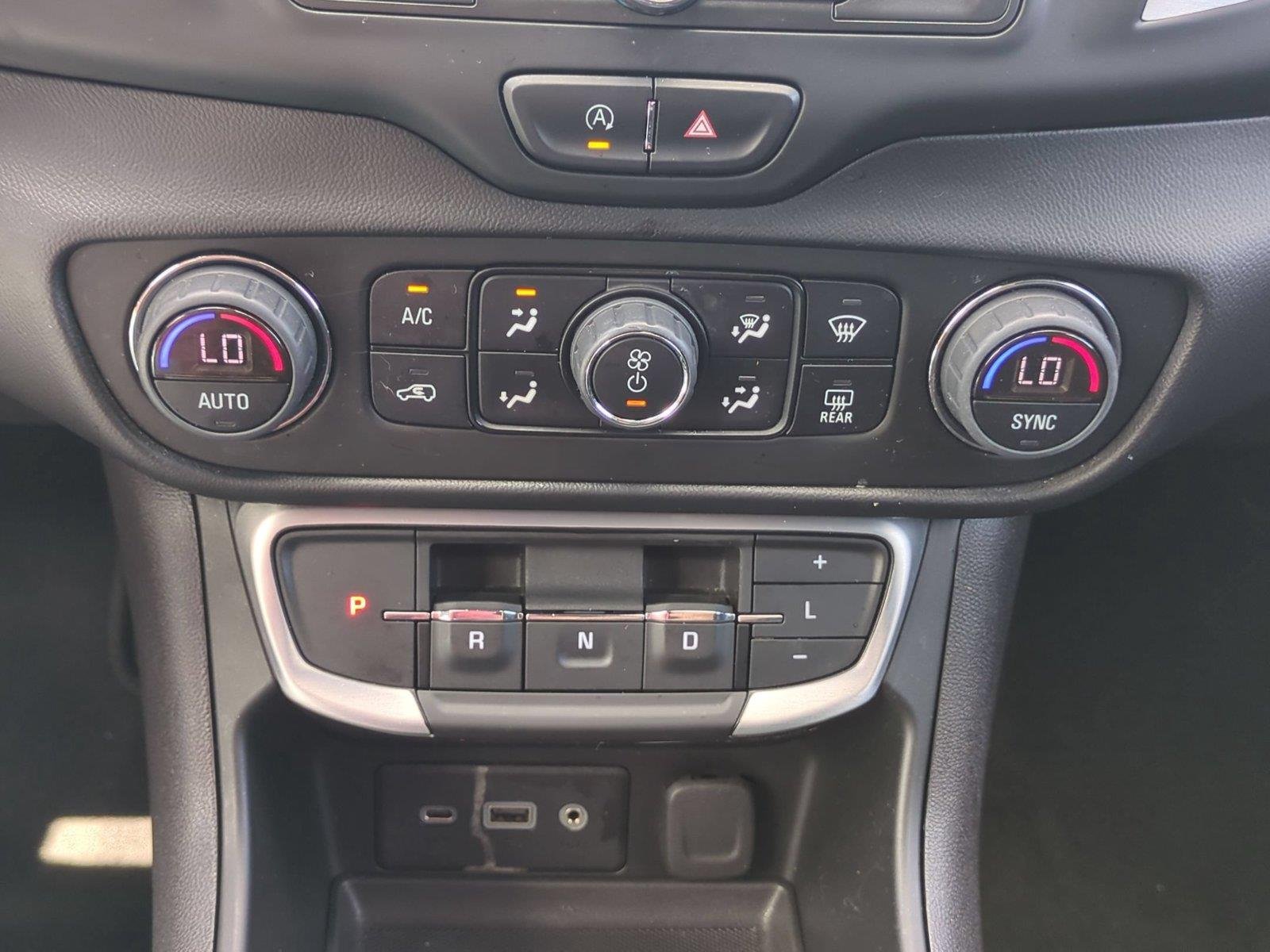 Used 2022 Summit White GMC SLE image 26