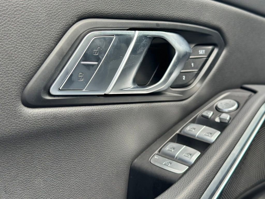 New 2026 Mineral White Metallic BMW 330i xDrive image 19