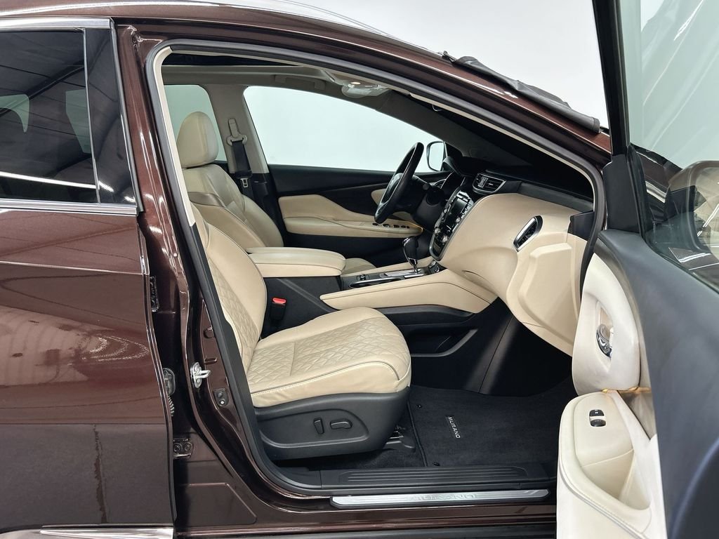 Used 2020 Almond Pearl Nissan Platinum image 19