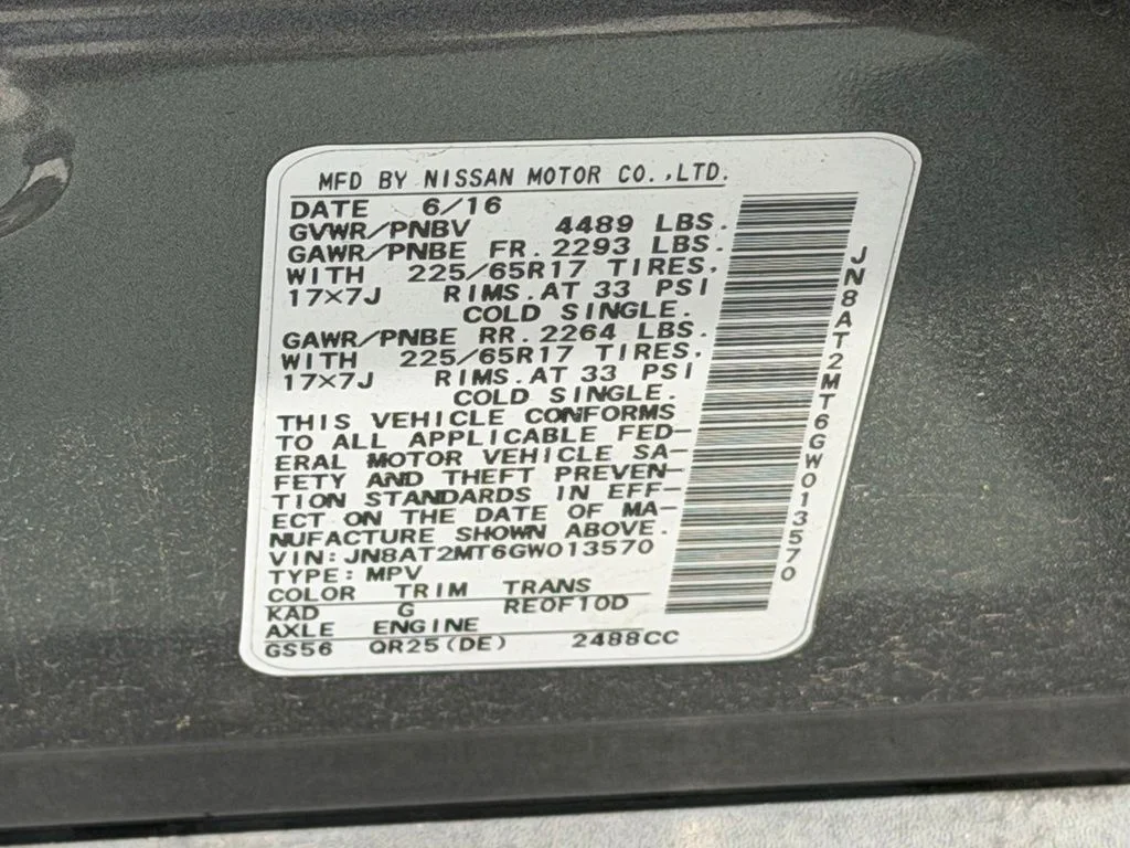 Used 2016 Gray Nissan S image 23