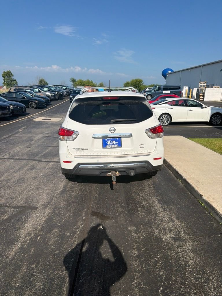 Used 2013 Moonlight White Nissan SL image 2