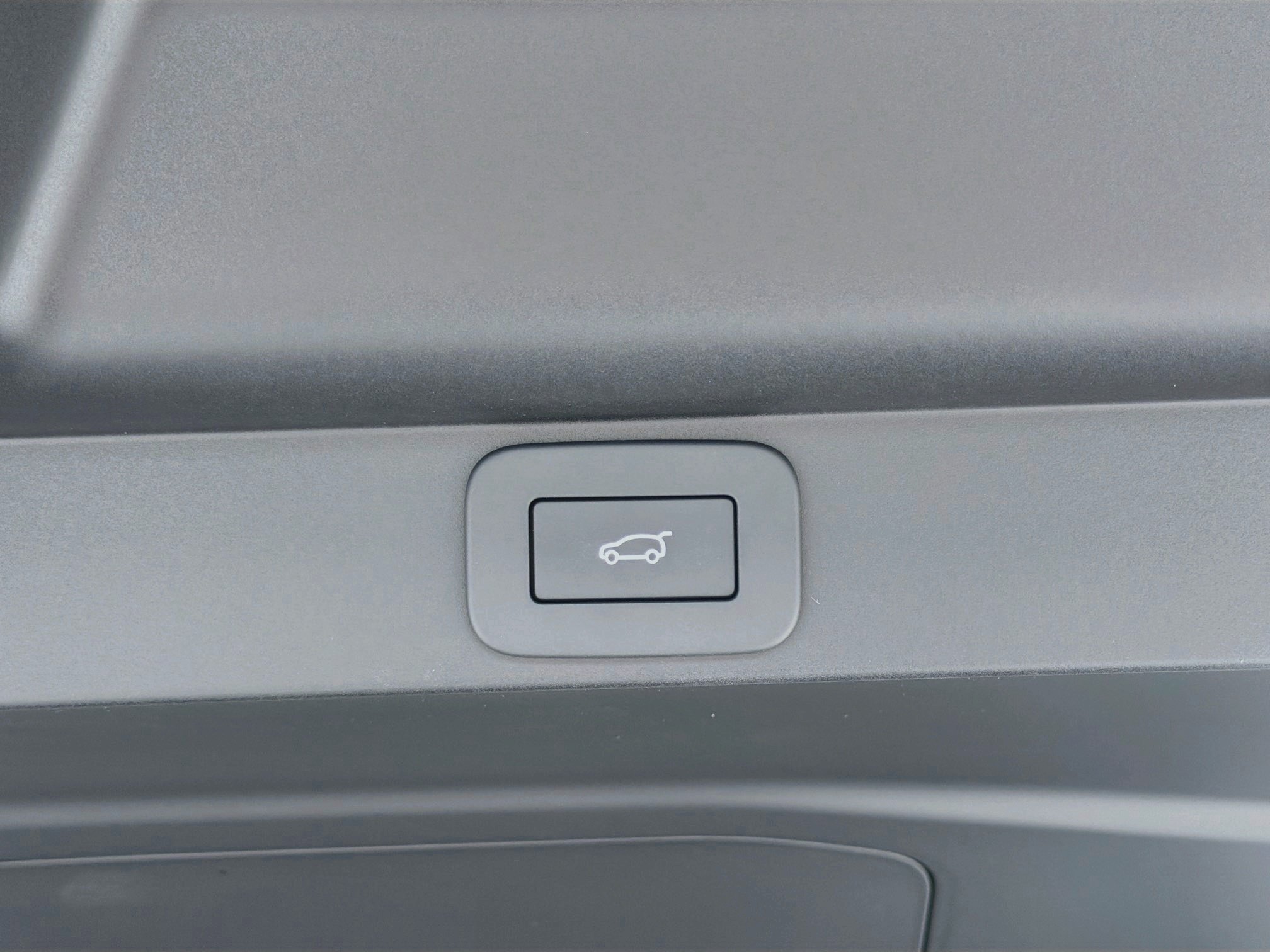 New 2026 Fuji White LAND ROVER SE 7 Seats image 14