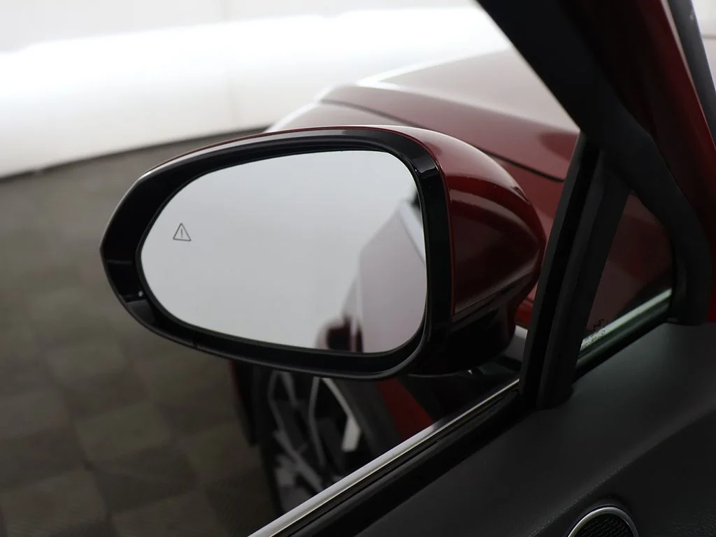 Used 2025 Red Hyundai SEL image 30