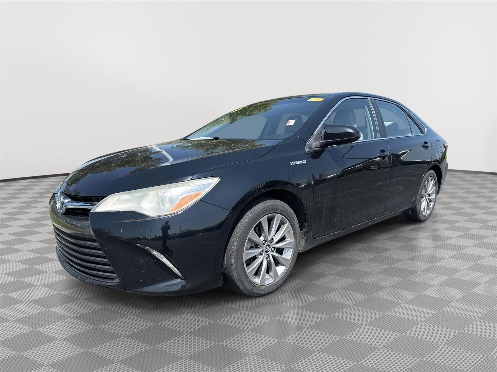 Used 2015 Attitude Black Metallic Toyota XLE image 2