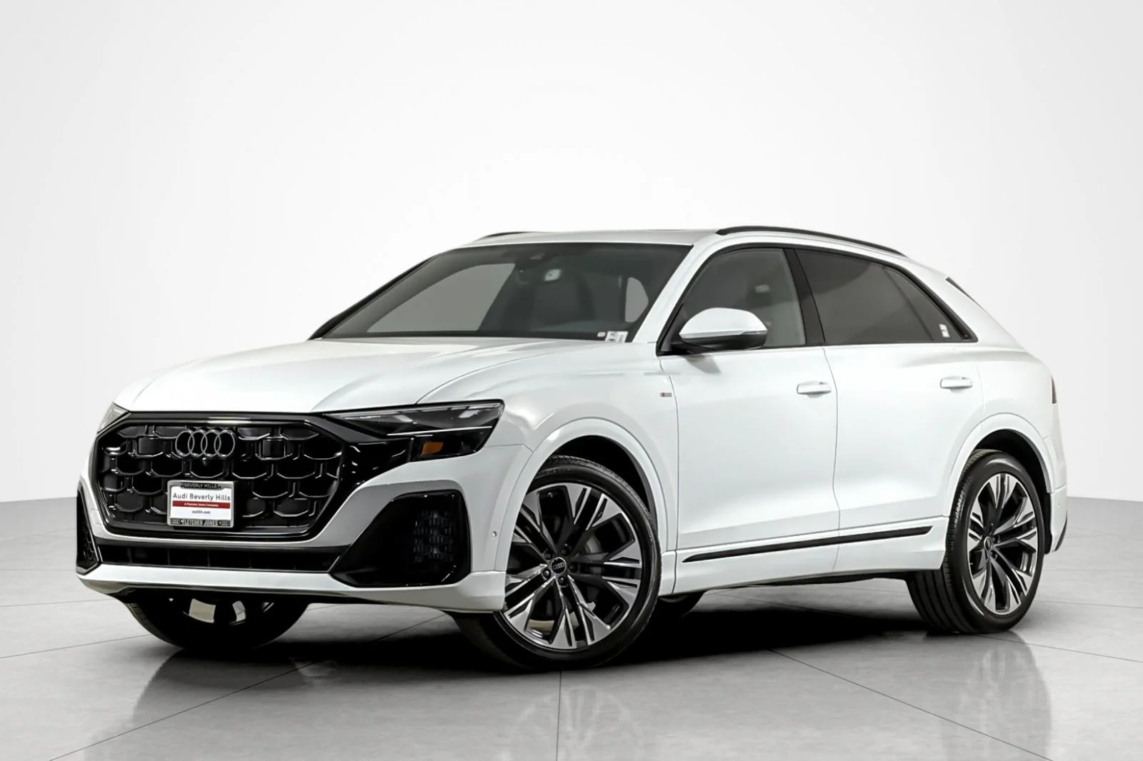 <span style='font-size: 28px; color:#111'>Luxury Loaner 2026 Q8 SUV</span>