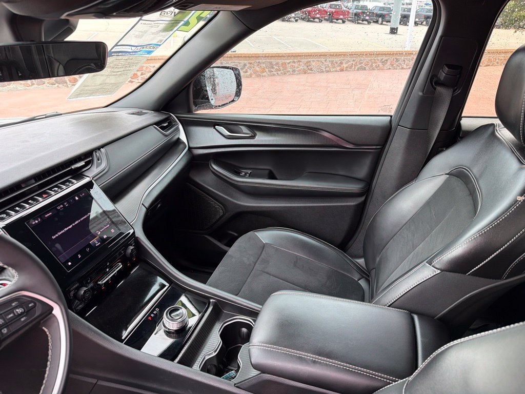 Used 2025 Silver Jeep Altitude X image 17