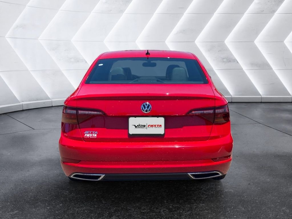 Used 2019  Volkswagen R-Line image 5