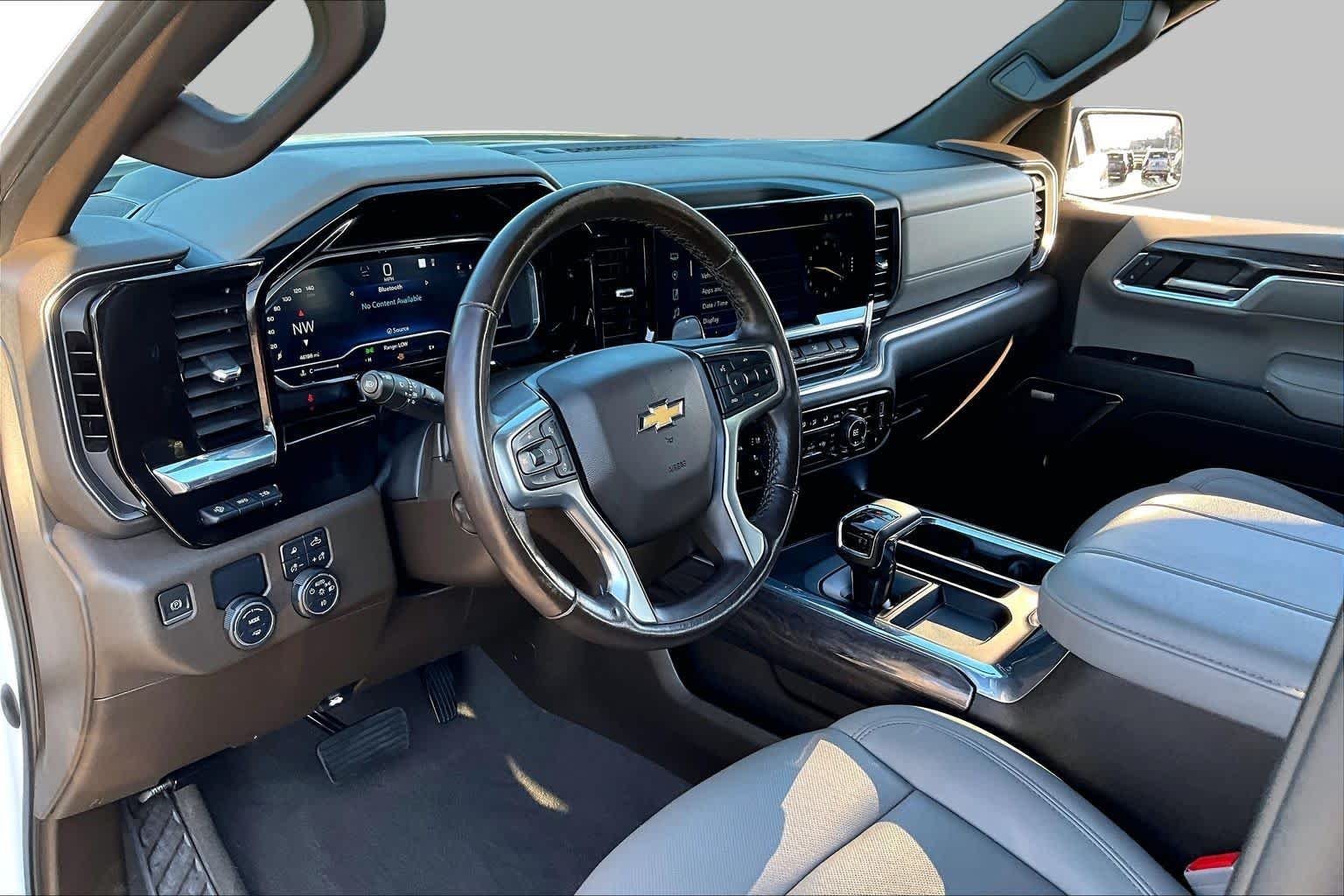 Used 2023 Iridescent Pearl Tricoat Chevrolet LTZ image 18
