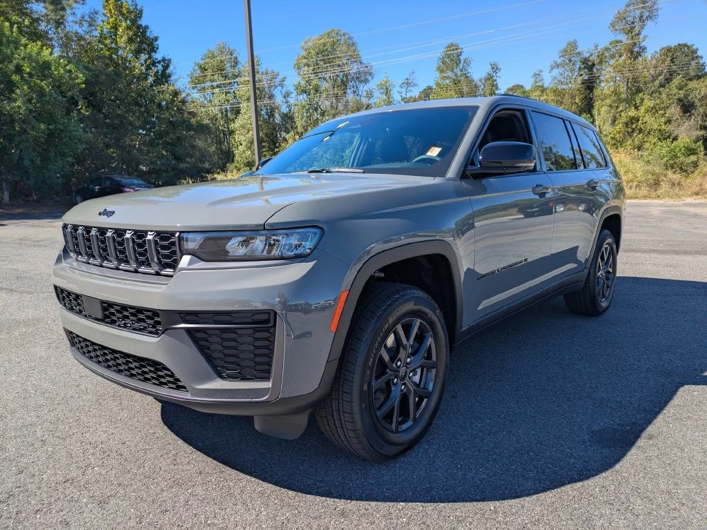 New 2027 Gray Jeep  image 8