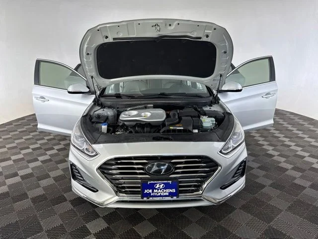 Used 2019 Silver Hyundai Limited image 13