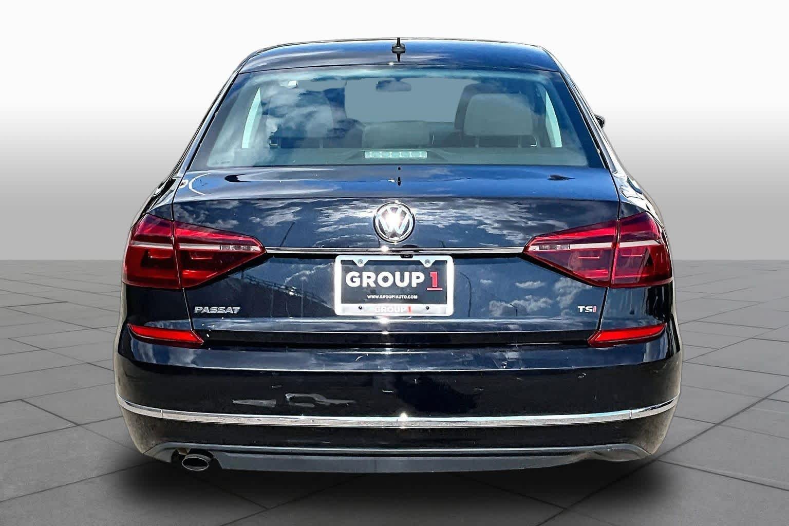 Pre-Owned 2017 Volkswagen Passat 1.8T S