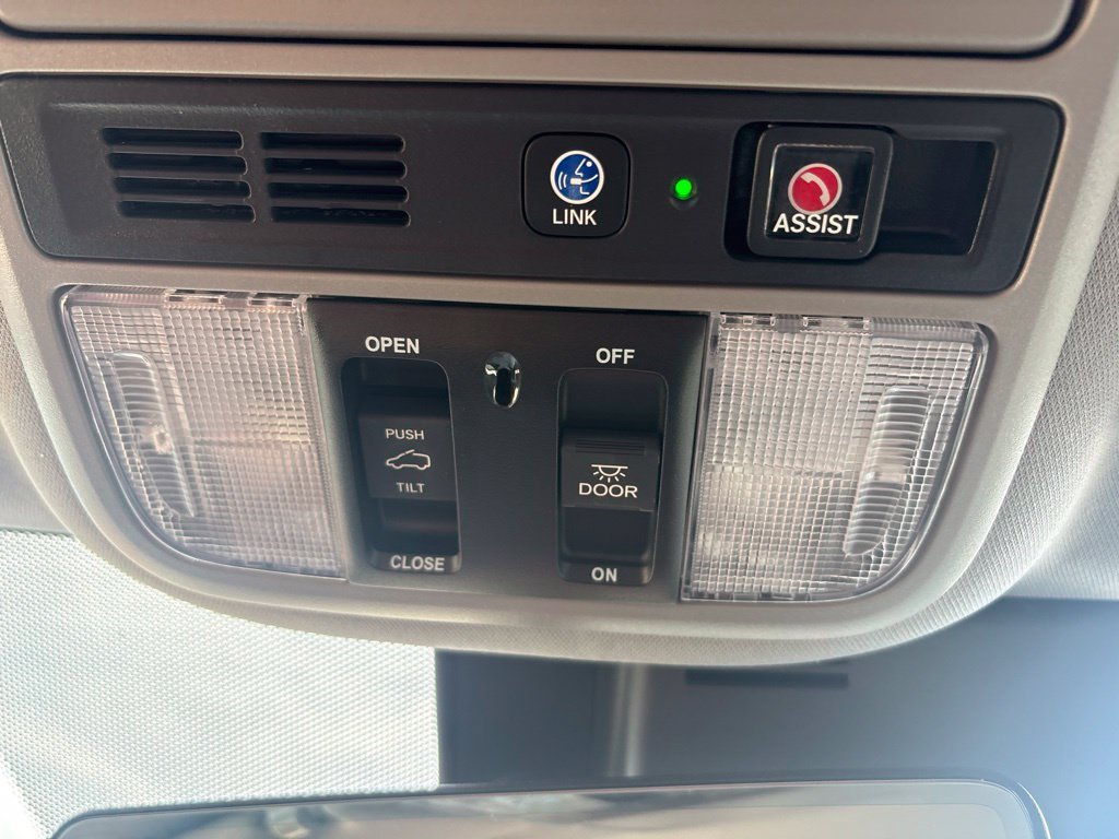 Used 2022 Silver Honda Touring 7 Passenger image 26