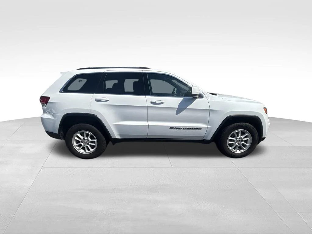 Certified Used 2020 White Jeep Laredo E image 7