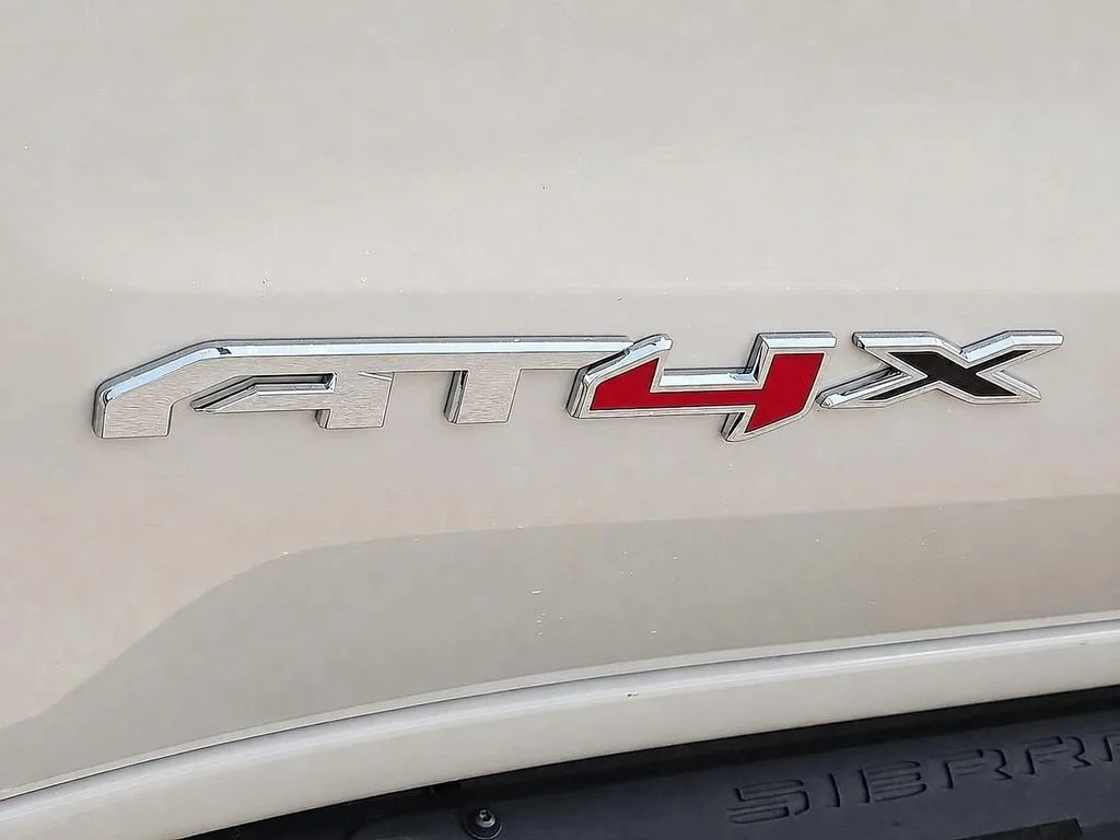 2026 GMC Sierra 1500 AT4X - Photo 7