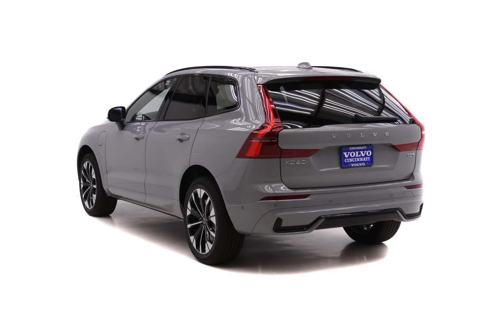 New 2026 Gray Volvo T8 Plus image 5