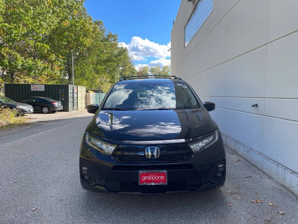 New 2027 Crystal Black Pearl Honda Touring image 2